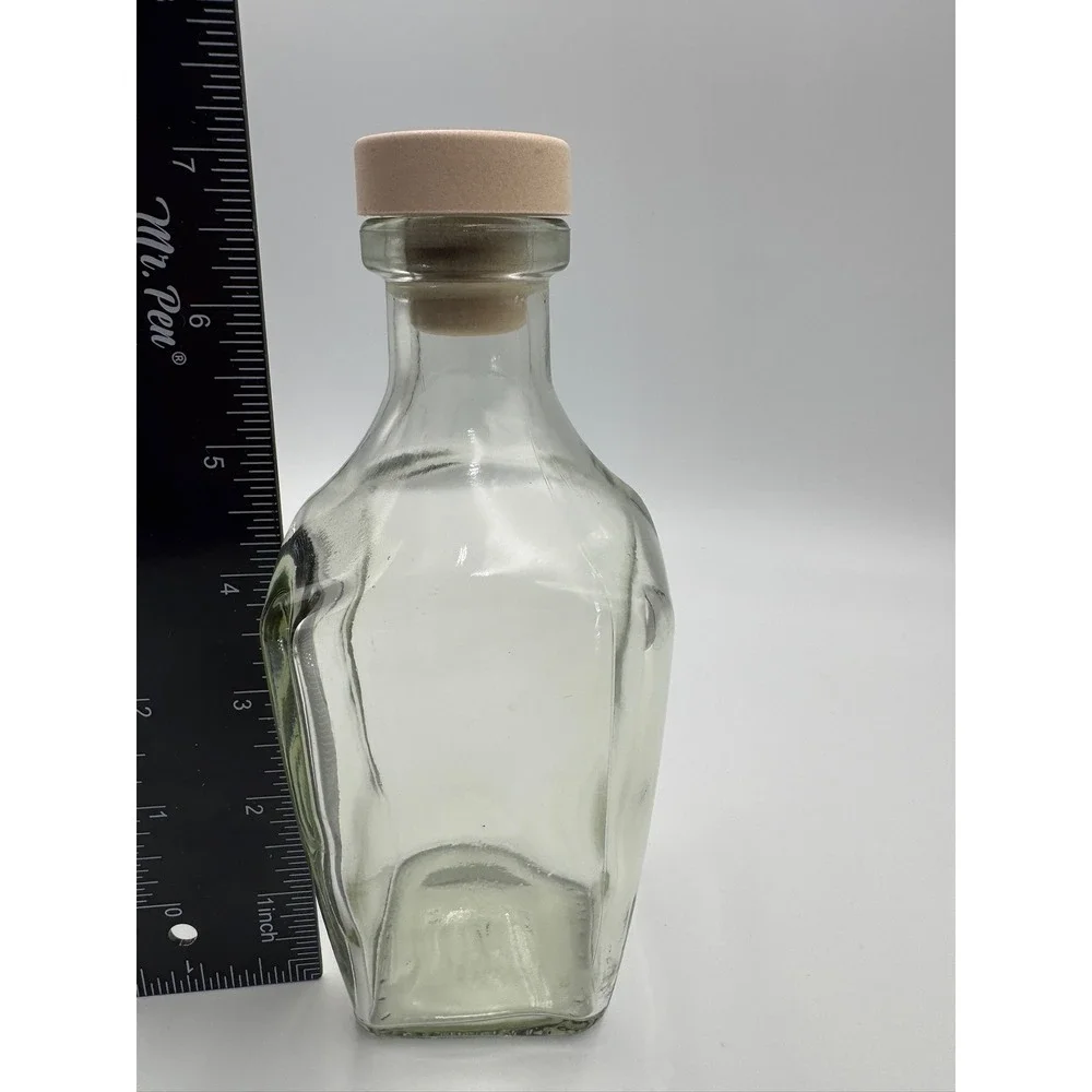 Clear Wavy Glass Decanter Bottle with Synthetic Cork Stopper Modern‎ Barware